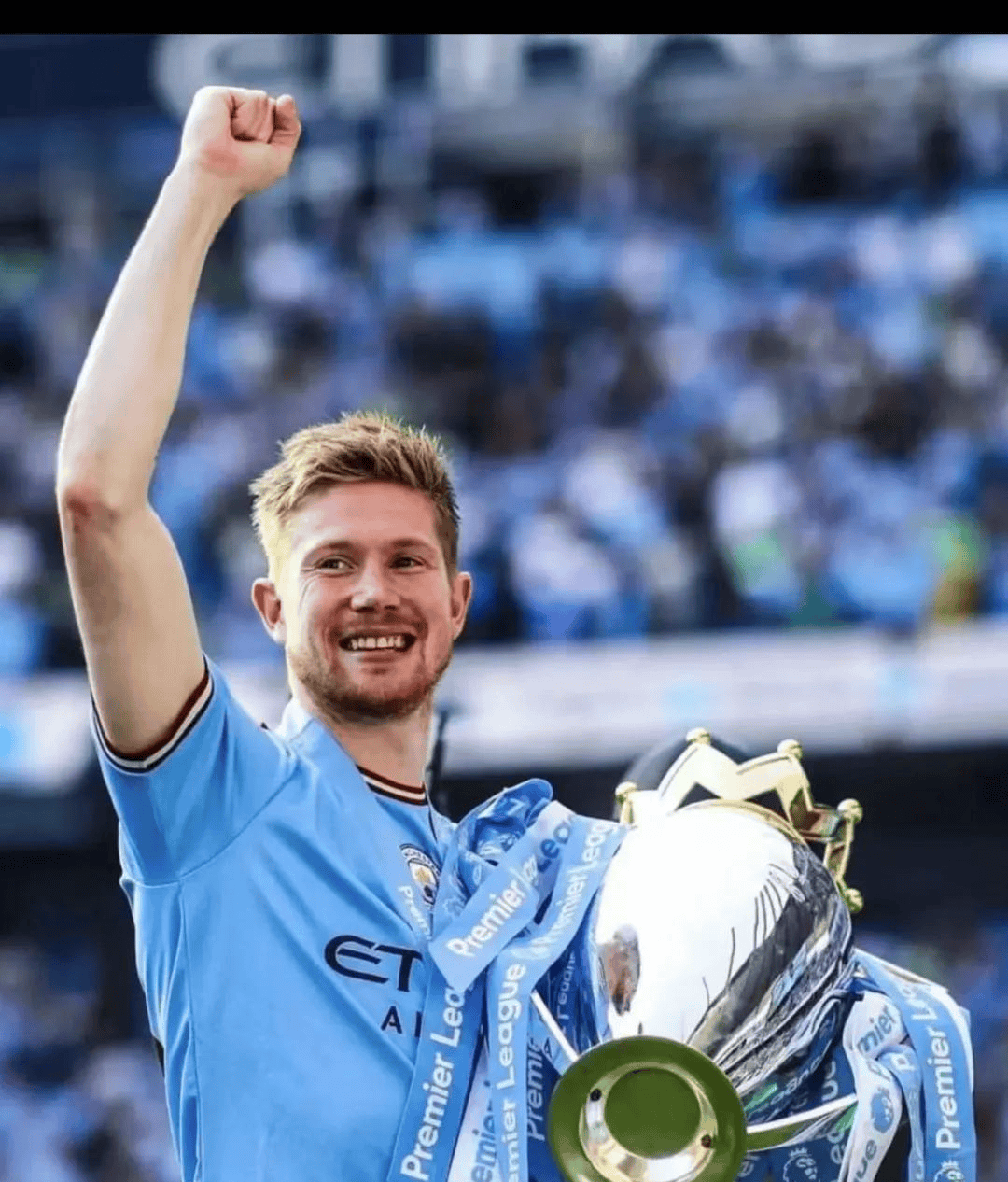 欧文突破防守送出关键助攻