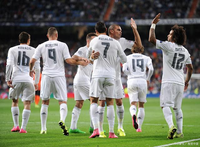 高清：英超曼联1-1西汉姆 红魔攻击线哑火（高清：英超曼联1-1战平西汉姆 红魔锋线失灵）