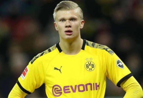 埃泽：丁丁是高水平足球思想家，这类球员是我自幼仰望的榜样（埃泽盛赞丁丁拥有顶级足球思维：这类球员自幼便是我的楷模）